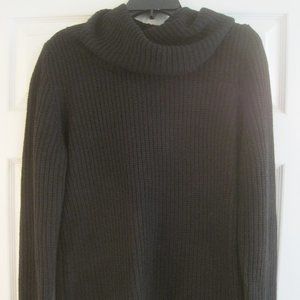 THE LIMITED BLACK CHUNKY KNIT TURTLENECK SWEATER